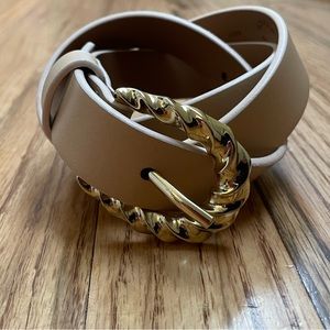 Levi’s never worn leather belt. Sz S.